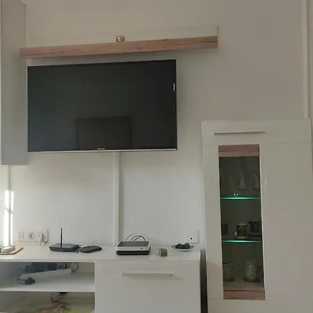 Our Favourite Place. With Amenities. Apartament *