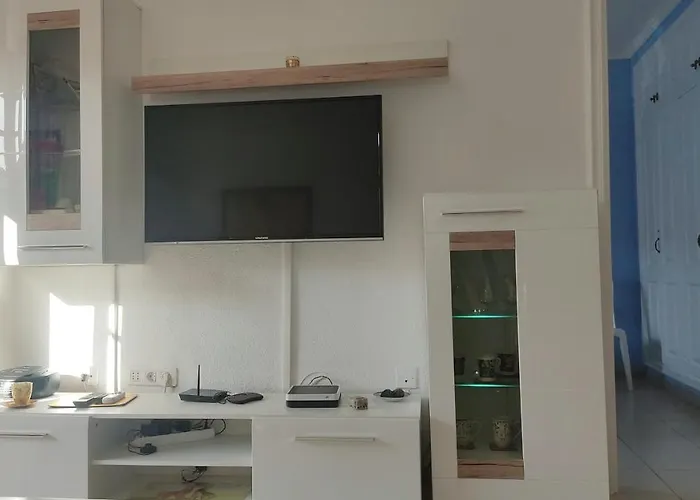 Our Favourite Place. With Amenities. Apartament *